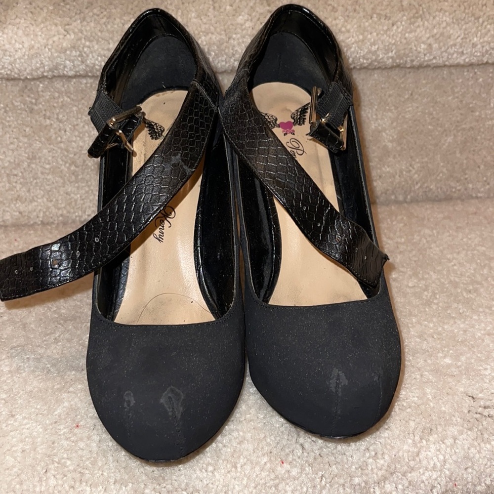Womens Black Heels Button strap